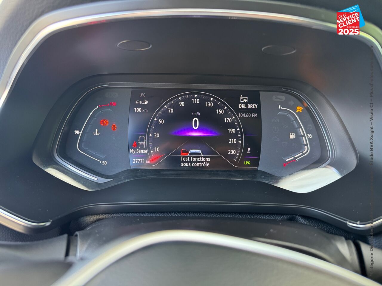 Véhicule d'occasion RENAULT CAPTUR 1.0 TCE 100CH INTENS GPL -21 GPS chez Toyota Verdun
