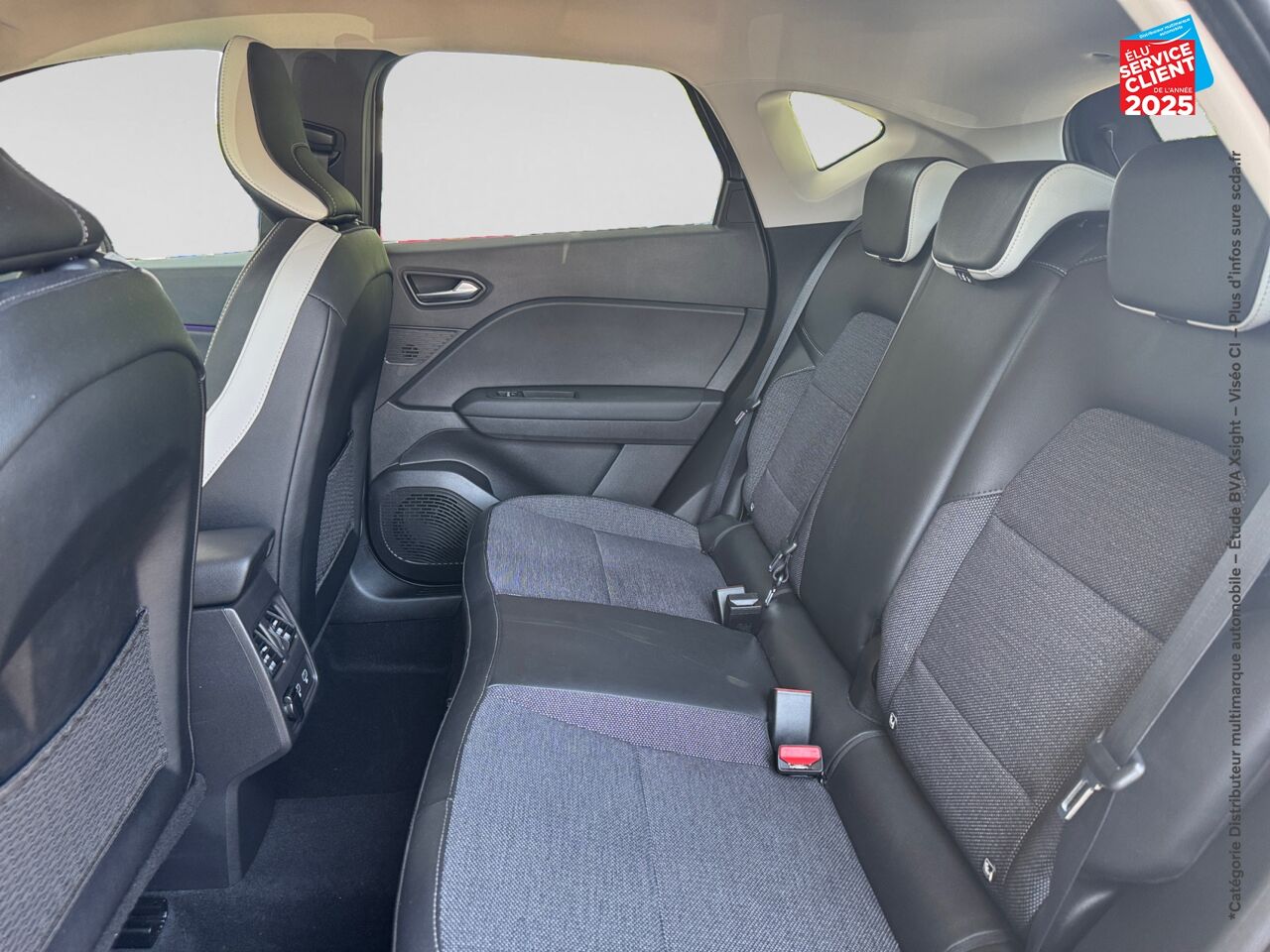 Véhicule d'occasion RENAULT CAPTUR 1.0 TCE 100CH INTENS GPL -21 GPS chez Toyota Verdun