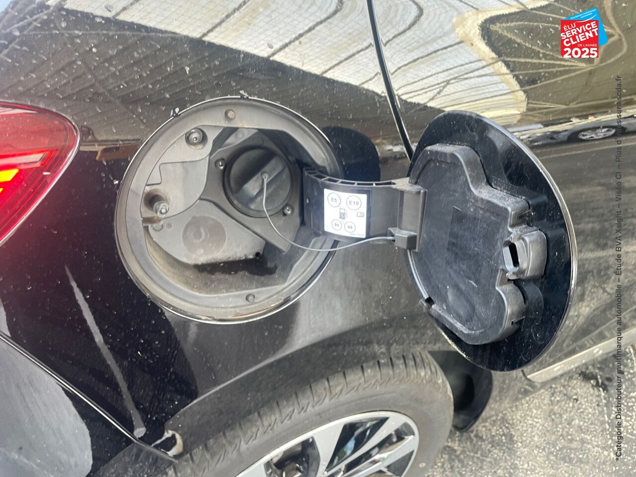 Véhicule d'occasion RENAULT CLIO 1.6 E-TECH HYBRIDE 140CH INTENS -21N chez Dacia Mulhouse