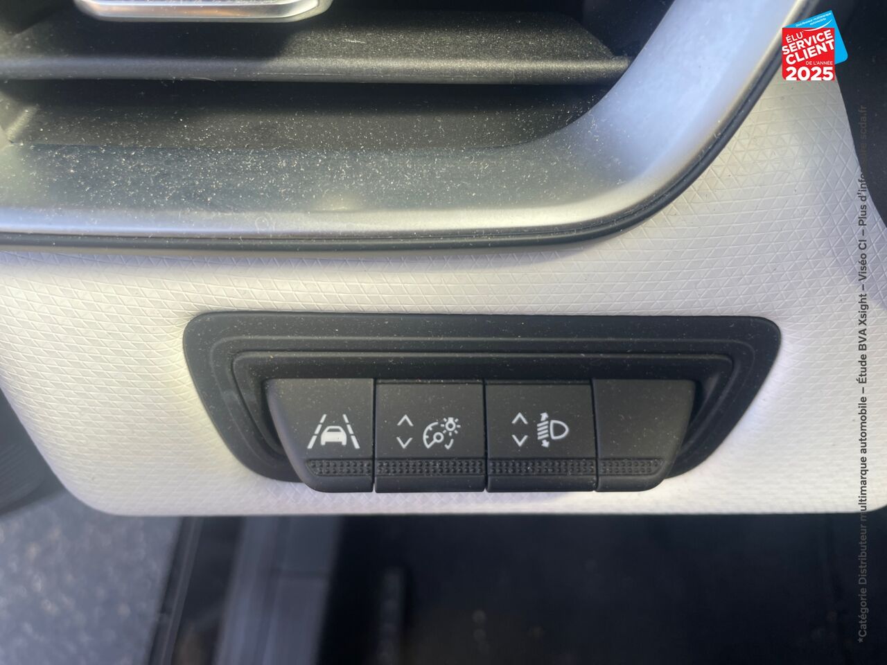 Véhicule d'occasion RENAULT CLIO 1.6 E-TECH HYBRIDE 140CH INTENS -21N chez Dacia Mulhouse