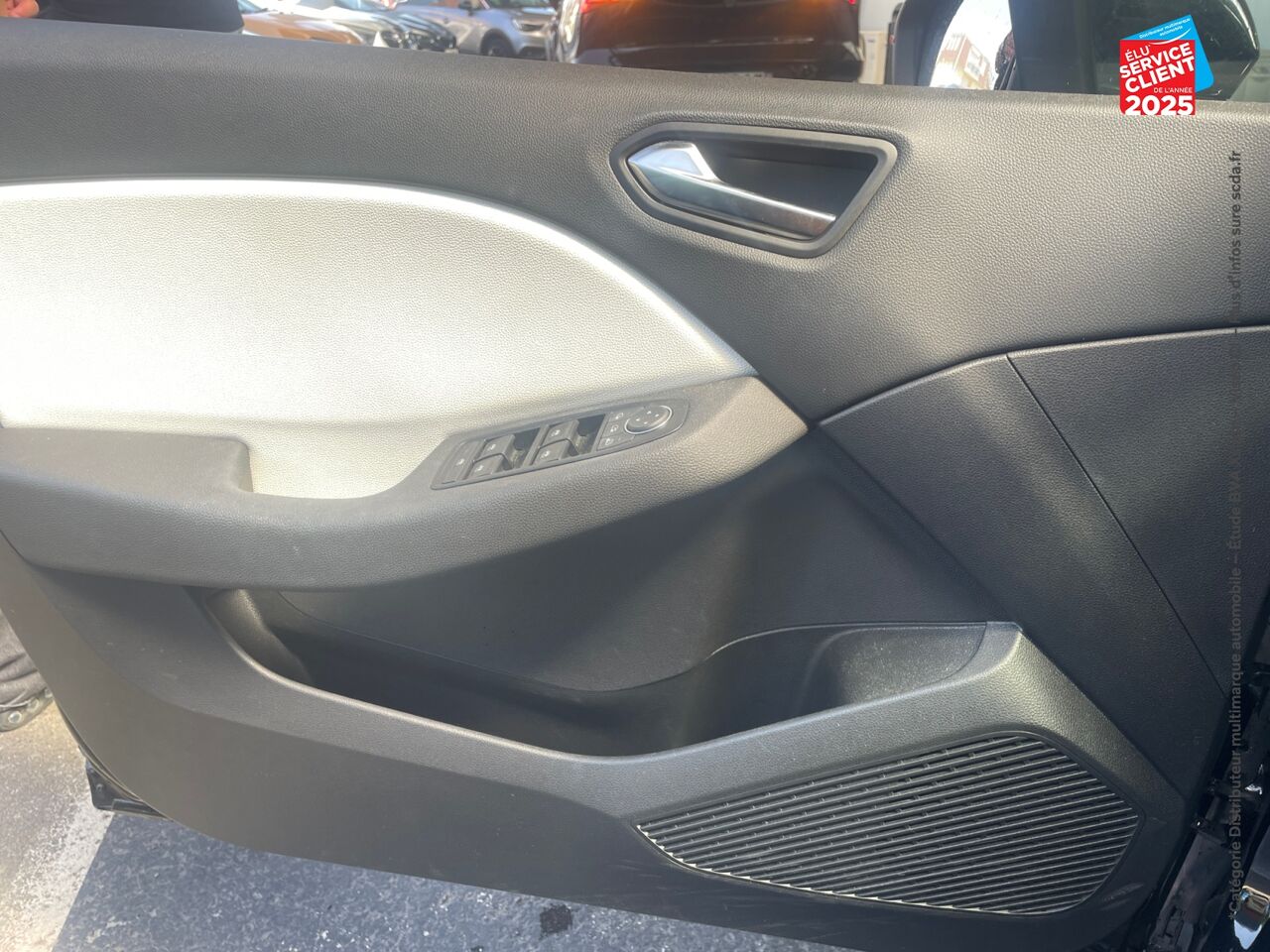 Véhicule d'occasion RENAULT CLIO 1.6 E-TECH HYBRIDE 140CH INTENS -21N chez Dacia Mulhouse