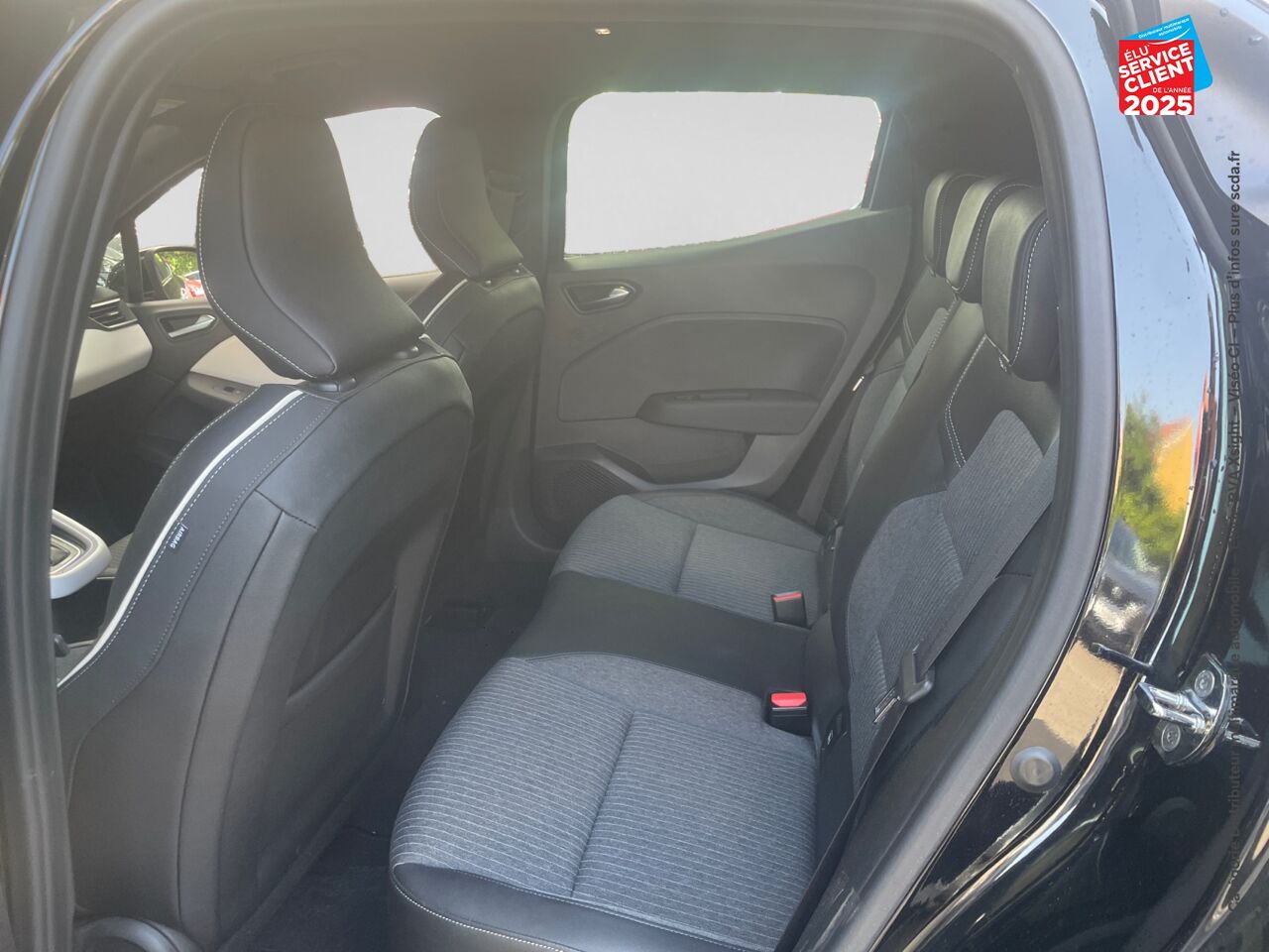 Véhicule d'occasion RENAULT CLIO 1.6 E-TECH HYBRIDE 140CH INTENS -21N chez Dacia Mulhouse