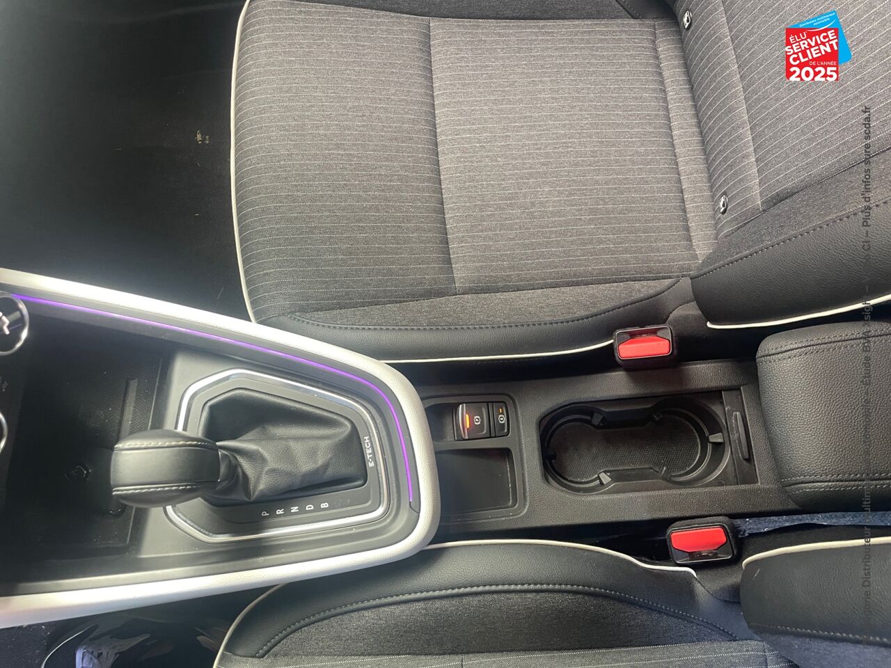Véhicule d'occasion RENAULT CLIO 1.6 E-TECH HYBRIDE 140CH INTENS -21N chez Dacia Mulhouse