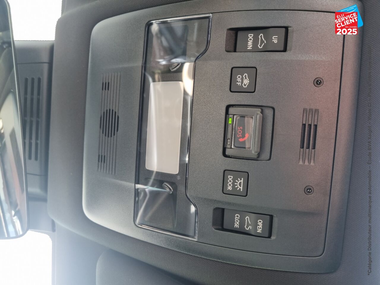 Véhicule d'occasion LEXUS UX 300H LUXE 2WD TPANO SIEGE CHAUF VOLANT CHAUF CAMERA GPS chez Toyota Verdun