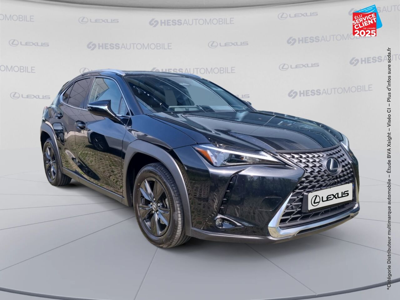Véhicule d'occasion LEXUS UX 300H LUXE 2WD TPANO SIEGE CHAUF VOLANT CHAUF CAMERA GPS chez Toyota Verdun