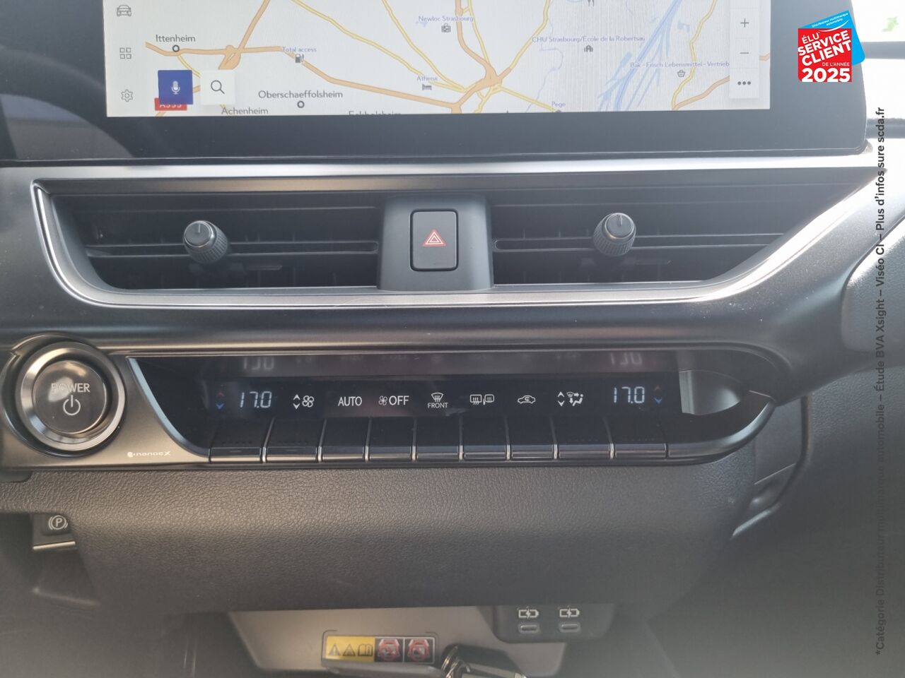 Véhicule d'occasion LEXUS UX 300H LUXE 2WD TPANO SIEGE CHAUF VOLANT CHAUF CAMERA GPS chez Toyota Verdun