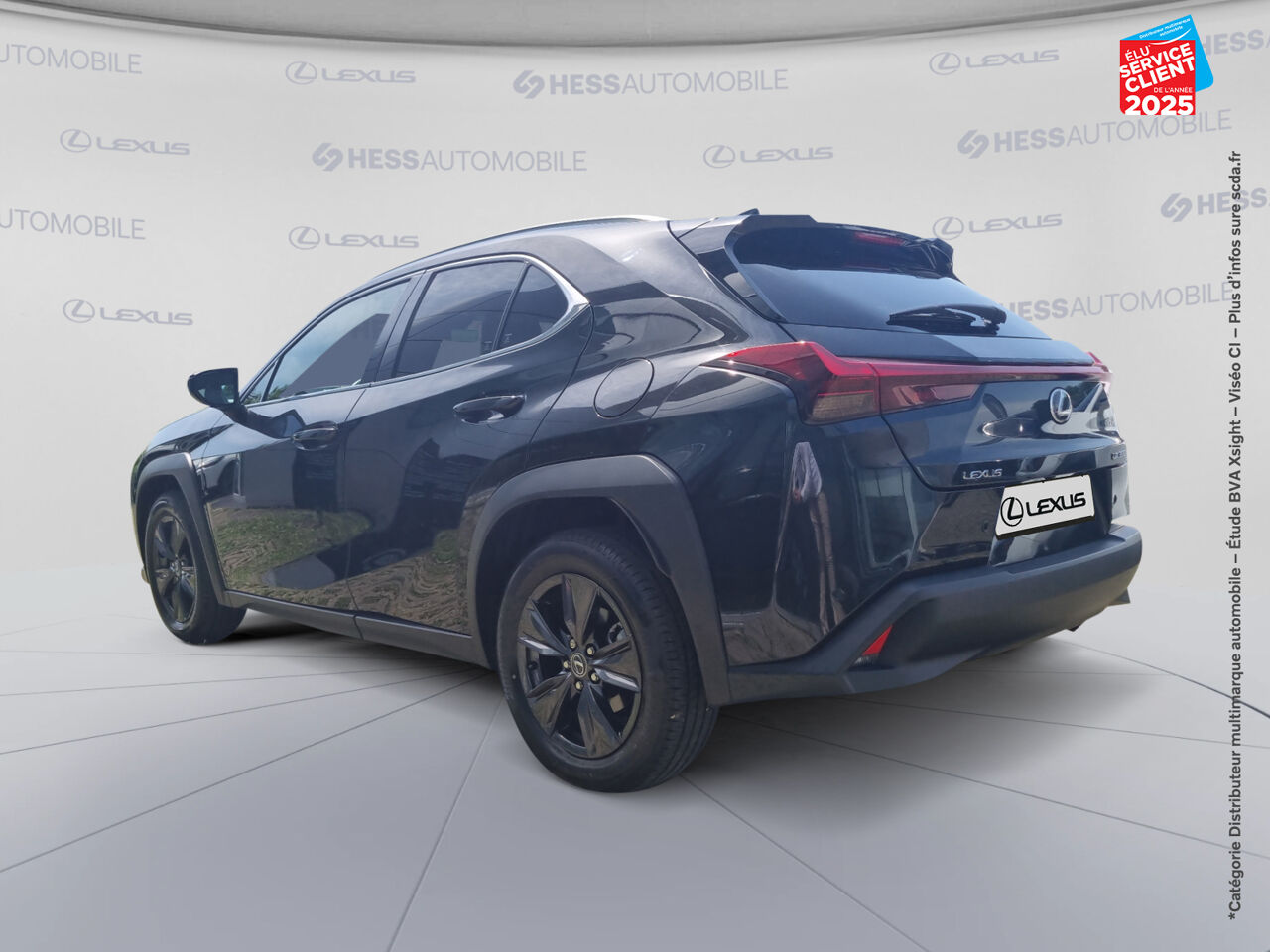 Véhicule d'occasion LEXUS UX 300H LUXE 2WD TPANO SIEGE CHAUF VOLANT CHAUF CAMERA GPS chez Toyota Verdun