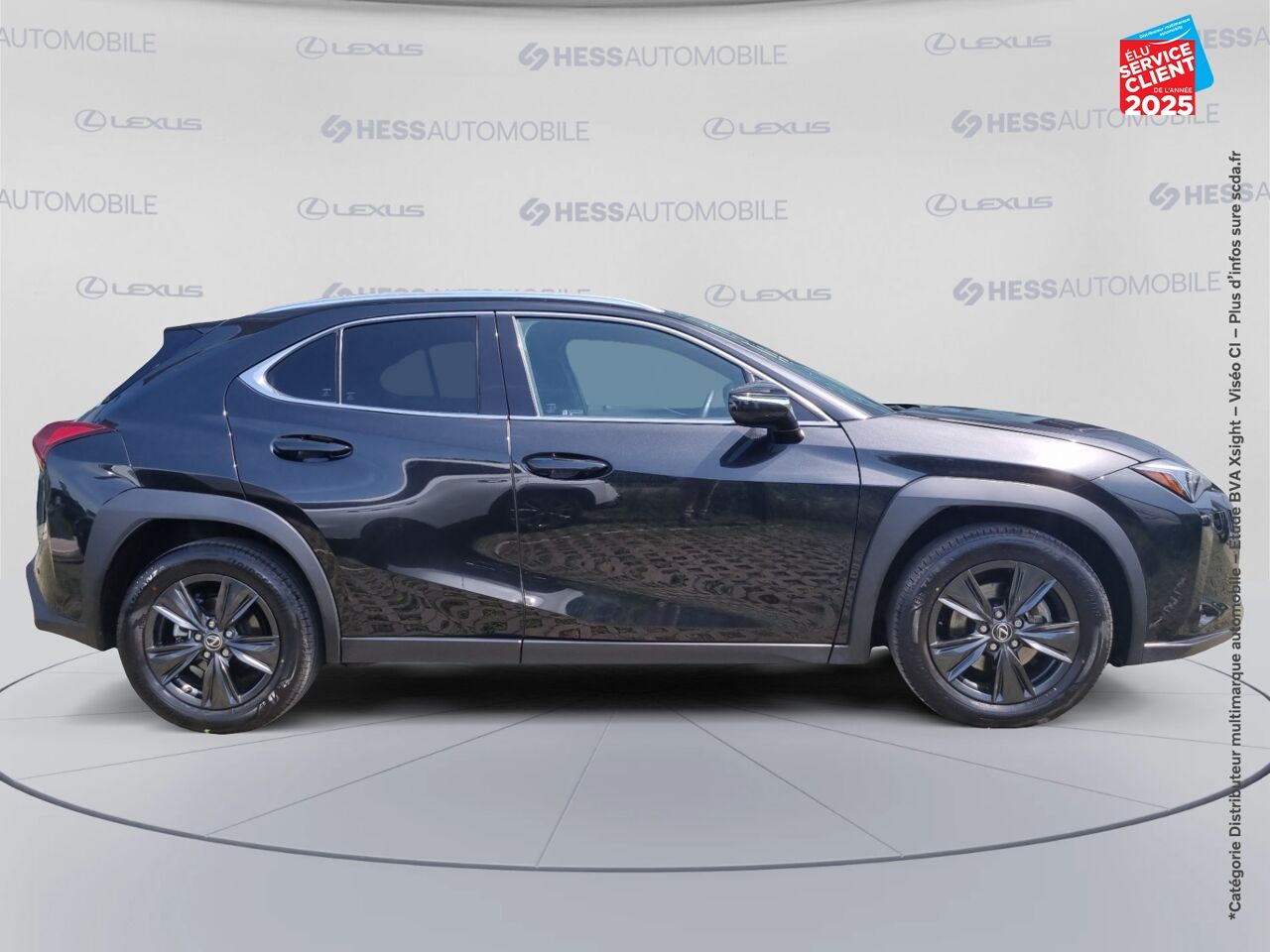 Véhicule d'occasion LEXUS UX 300H LUXE 2WD TPANO SIEGE CHAUF VOLANT CHAUF CAMERA GPS chez Toyota Verdun