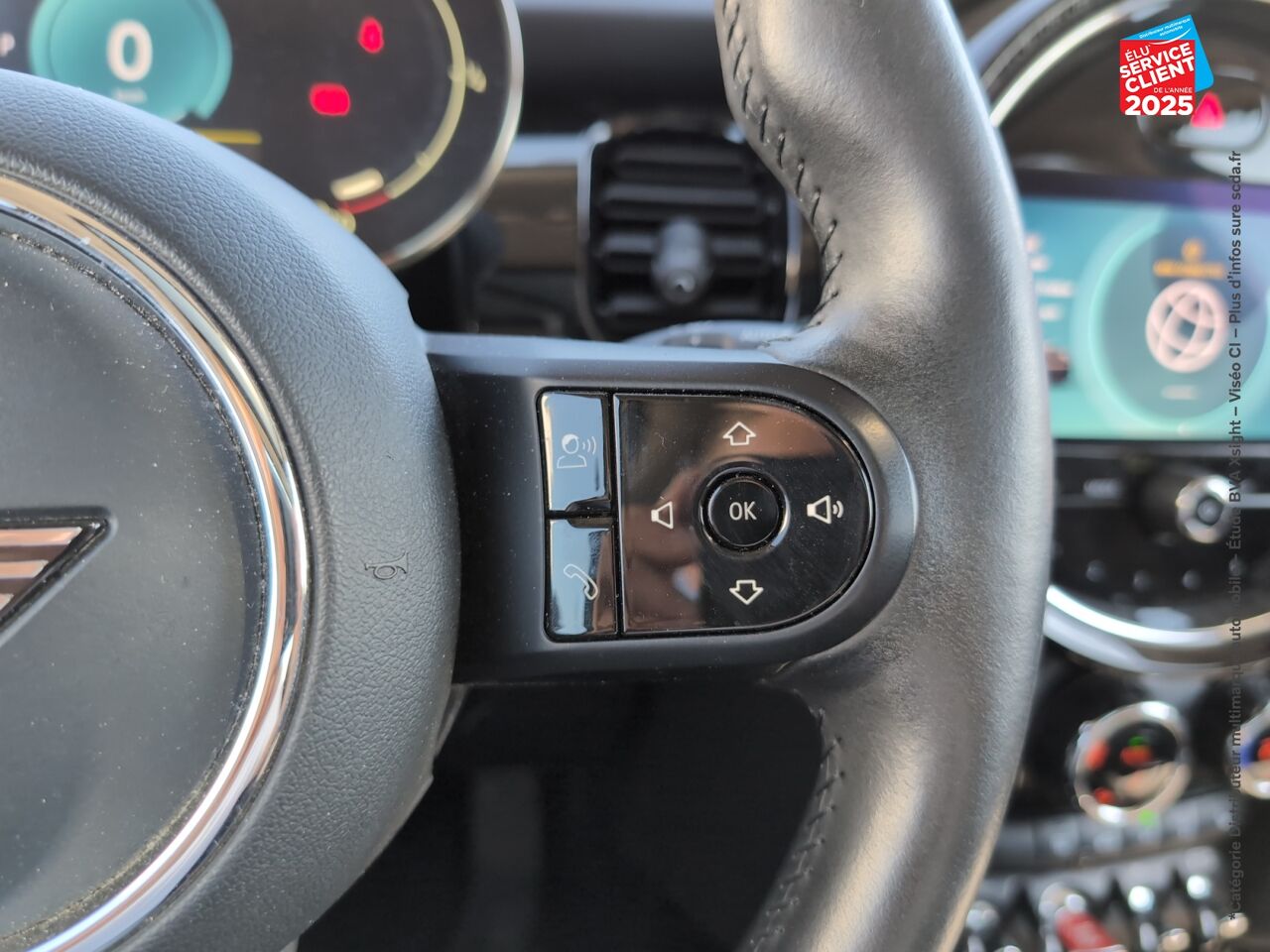 Véhicule d'occasion MINI MINI 5 PORTES COOPER 136CH EDITION CAMDEN BVA7 chez Land Rover Nancy