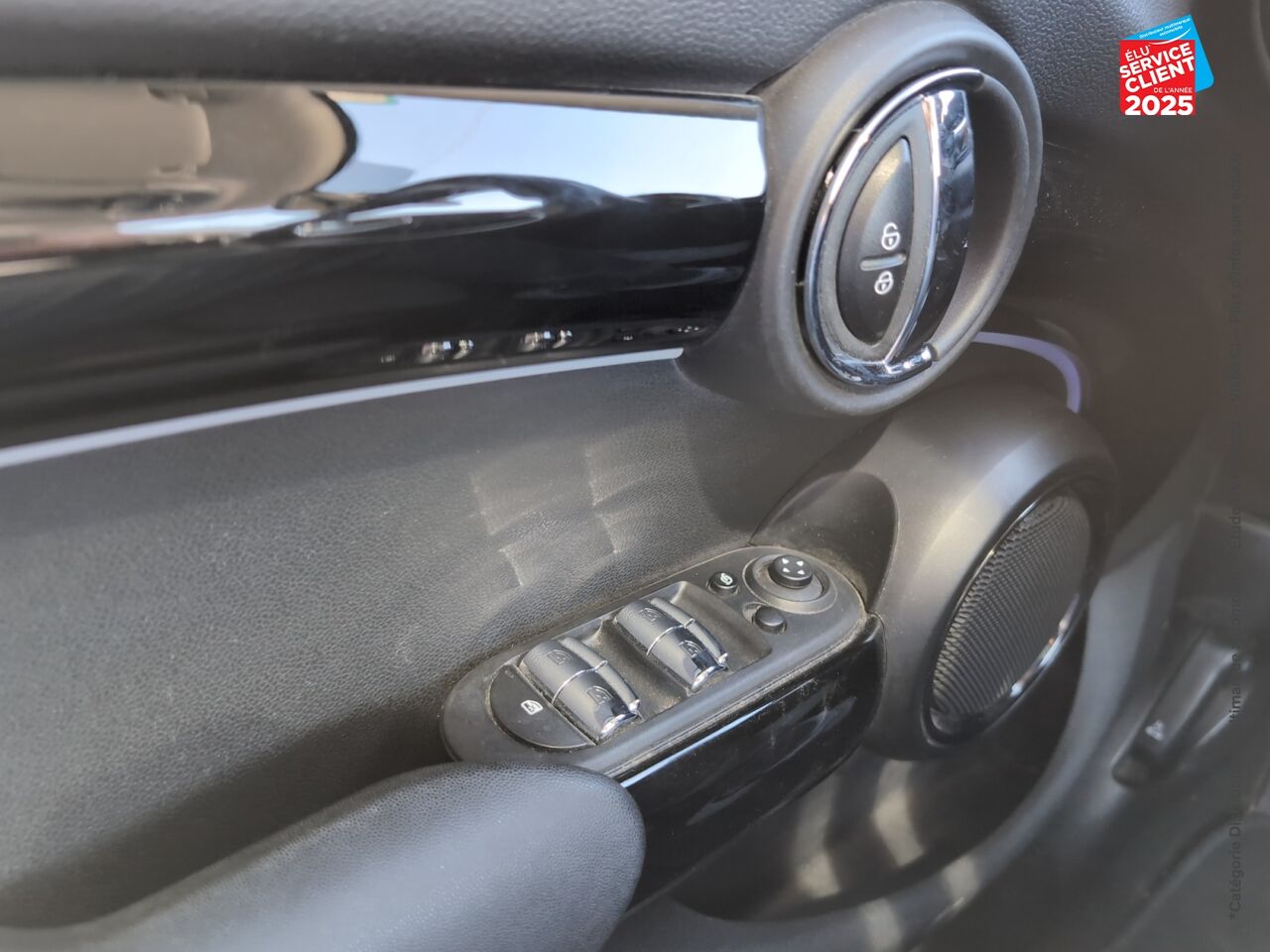Véhicule d'occasion MINI MINI 5 PORTES COOPER 136CH EDITION CAMDEN BVA7 chez Land Rover Nancy