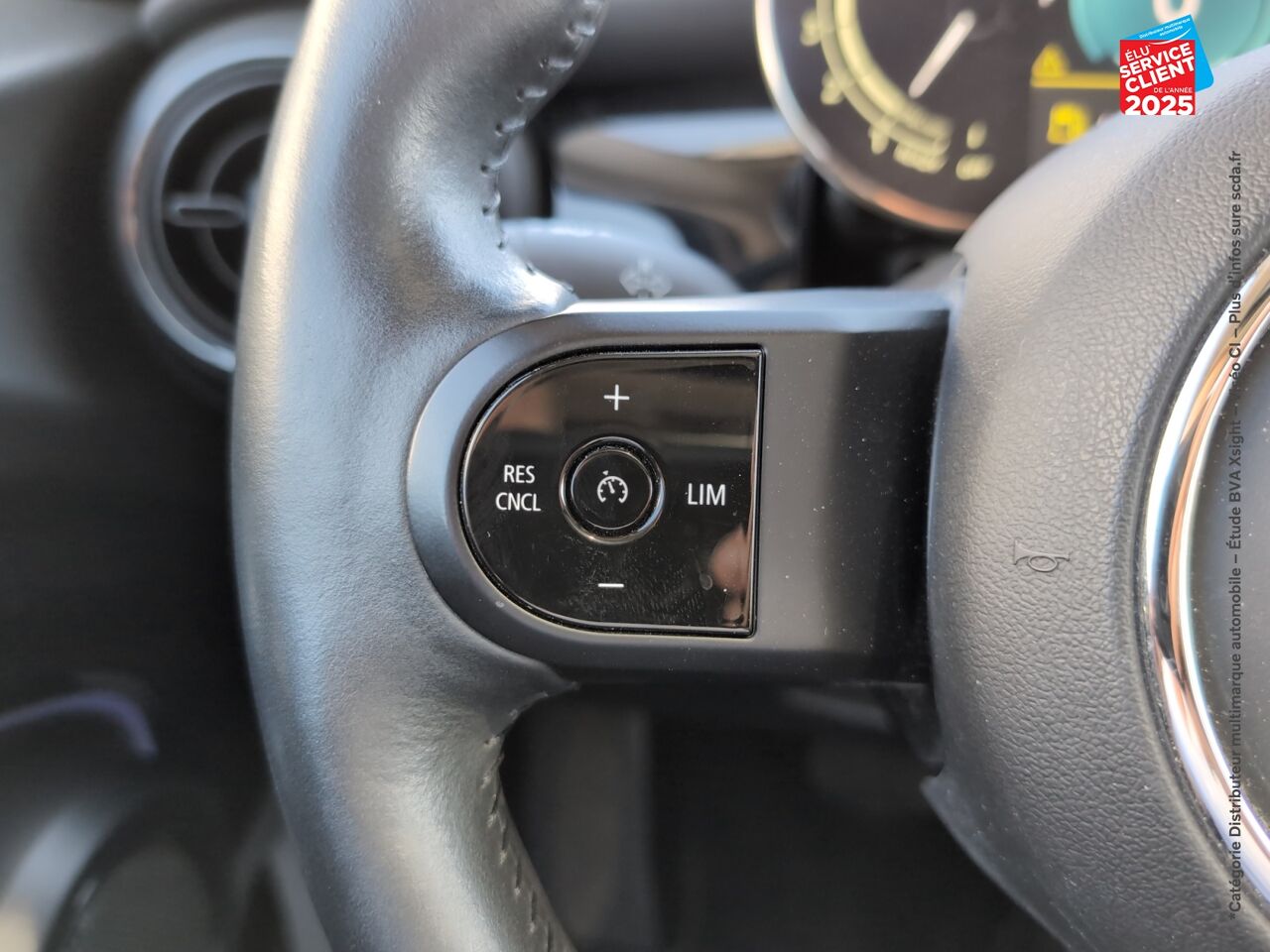 Véhicule d'occasion MINI MINI 5 PORTES COOPER 136CH EDITION CAMDEN BVA7 chez Land Rover Nancy
