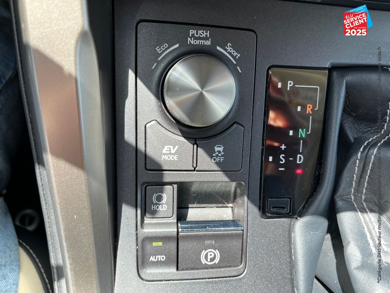 Véhicule d'occasion LEXUS NX 300H 4WD SPORT EDITION SIEGE CHAUF CAMERA GPS chez Hyundai Chalons