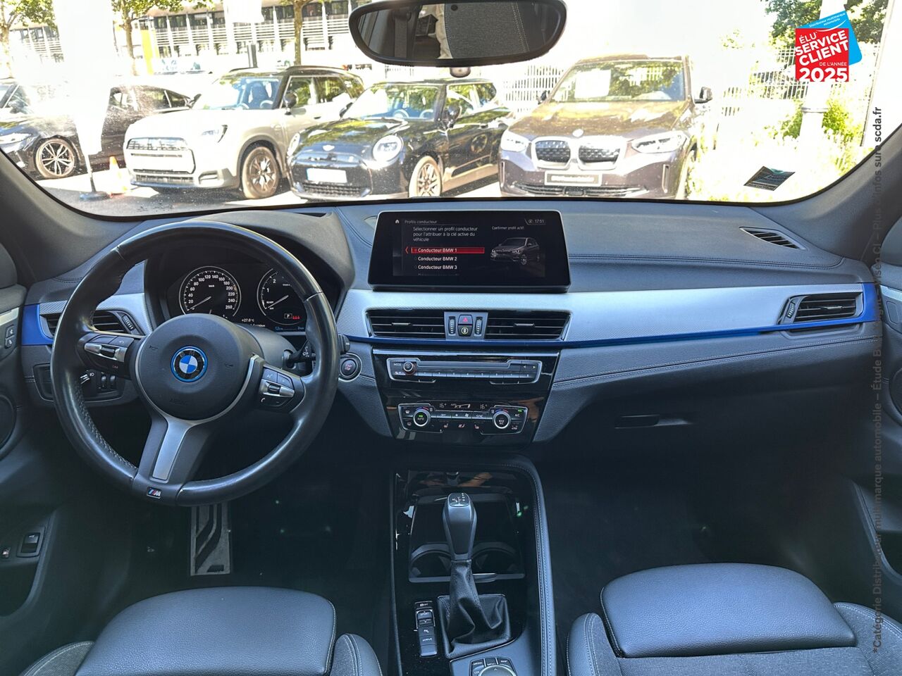Véhicule d'occasion BMW X1 XDRIVE25EA 220CH M SPORT 6CV TOUVRANT SIEGES CHAUF GPS CAMERA CARPLAY HUD chez MINI Mulhouse
