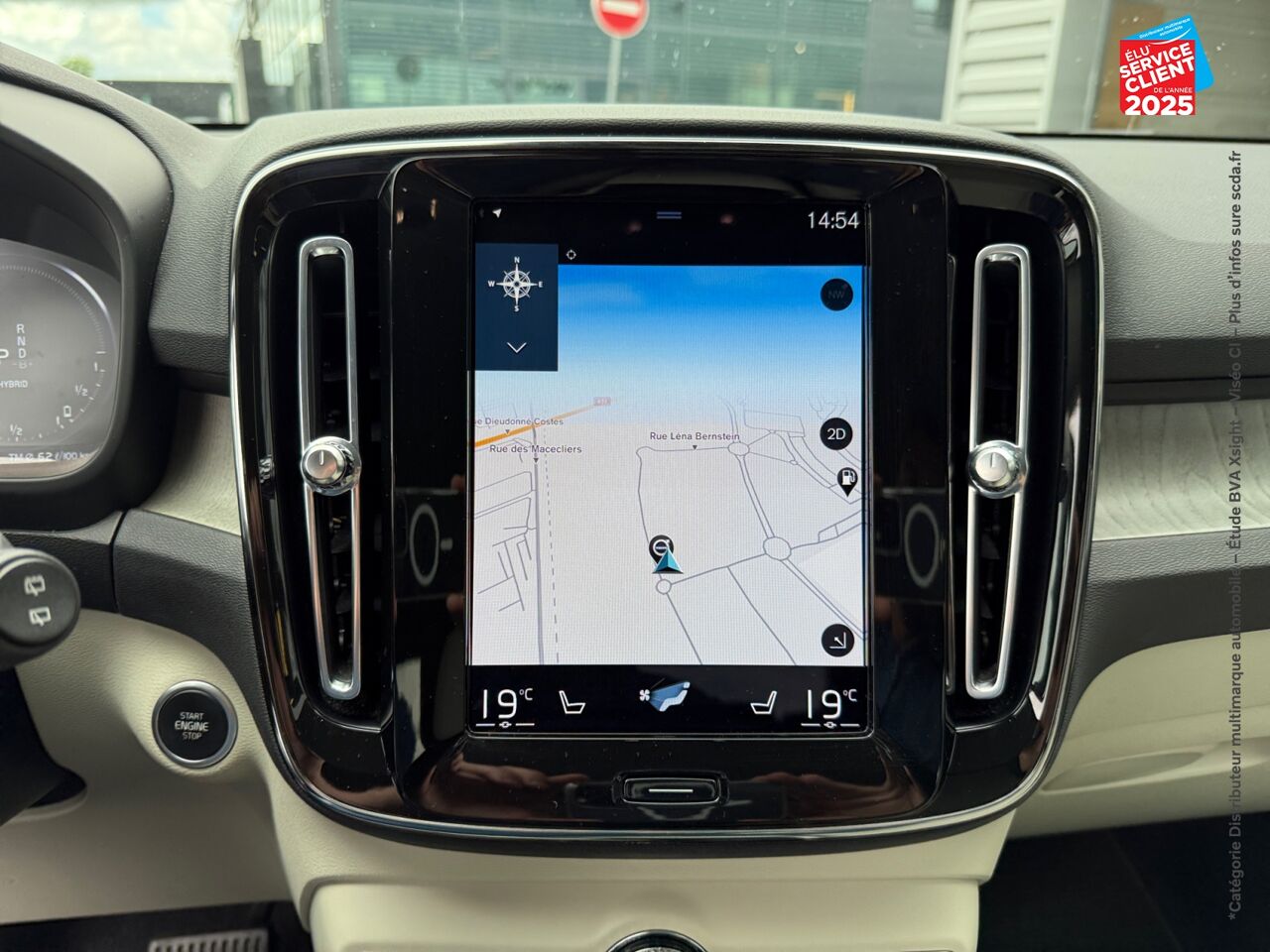 Véhicule d'occasion VOLVO XC40 T5 RECHARGE 180 + 82CH INSCRIPTION DCT 7 chez Renault Colmar