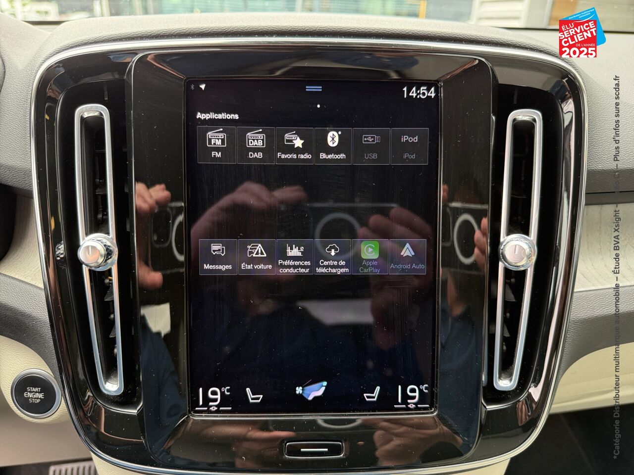 Véhicule d'occasion VOLVO XC40 T5 RECHARGE 180 + 82CH INSCRIPTION DCT 7 chez Renault Colmar