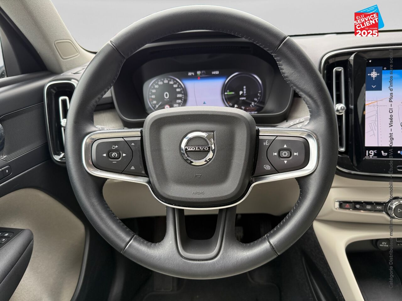 Véhicule d'occasion VOLVO XC40 T5 RECHARGE 180 + 82CH INSCRIPTION DCT 7 chez Renault Colmar