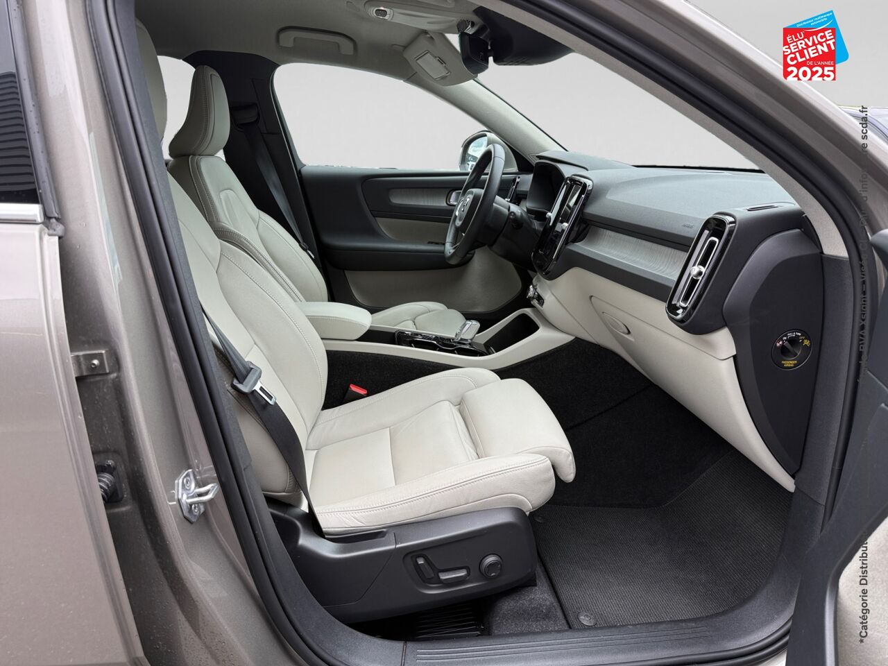Véhicule d'occasion VOLVO XC40 T5 RECHARGE 180 + 82CH INSCRIPTION DCT 7 chez Renault Colmar