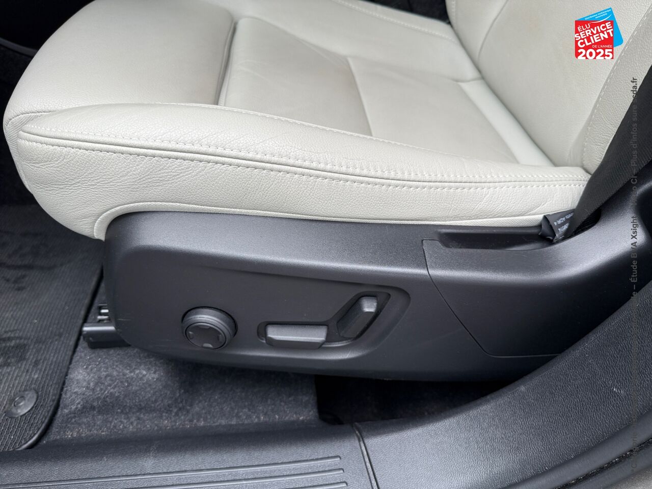 Véhicule d'occasion VOLVO XC40 T5 RECHARGE 180 + 82CH INSCRIPTION DCT 7 chez Renault Colmar