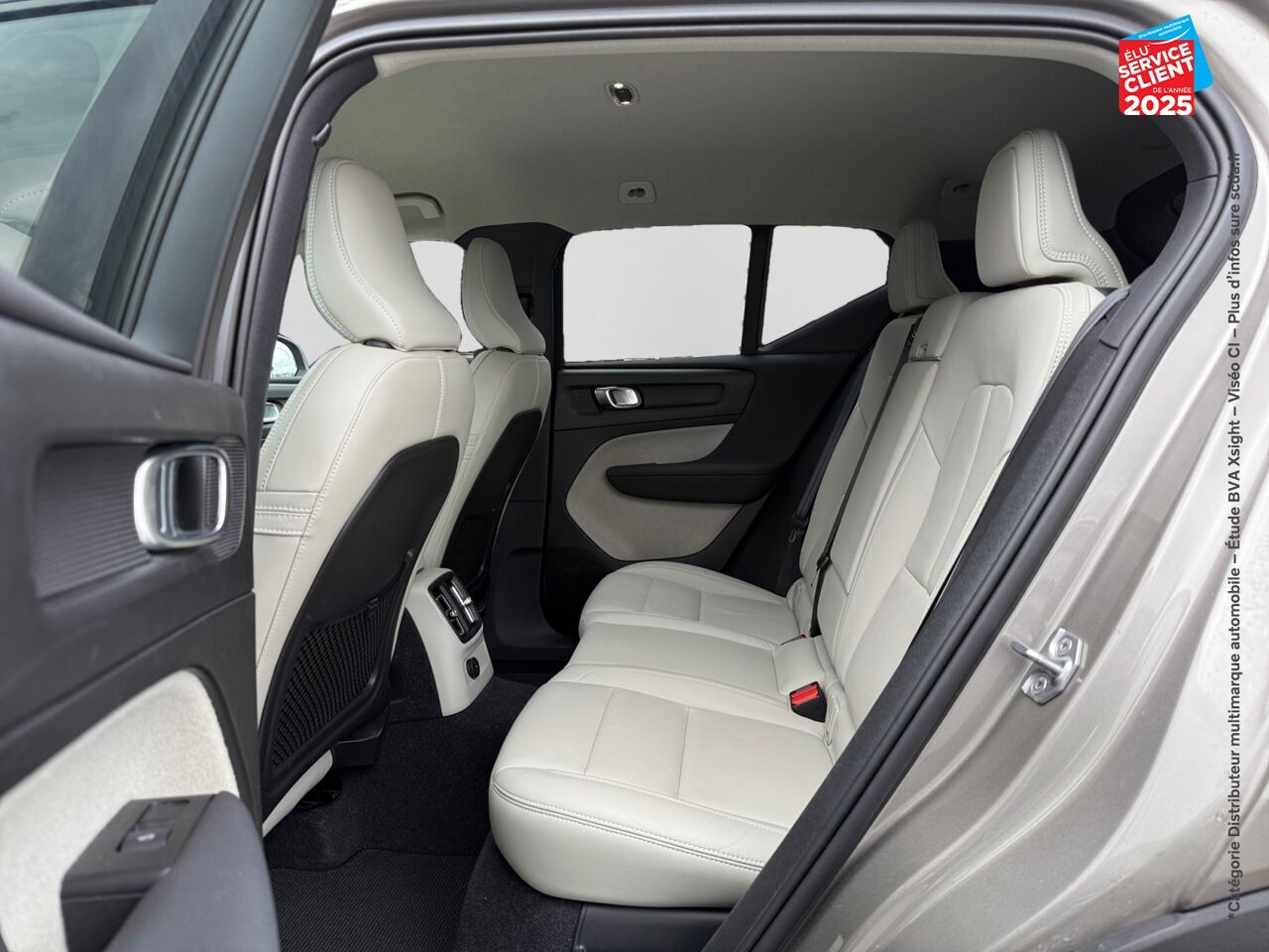 Véhicule d'occasion VOLVO XC40 T5 RECHARGE 180 + 82CH INSCRIPTION DCT 7 chez Renault Colmar