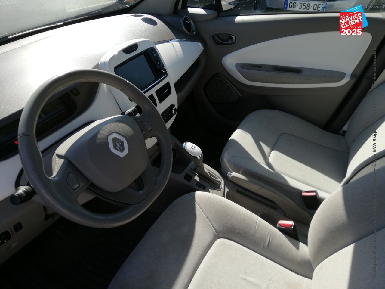 Véhicule d'occasion RENAULT ZOE ZEN CHARGE NORMALE R90 ACHAT INTEGRAL MY19 GPS chez HESS Automobile