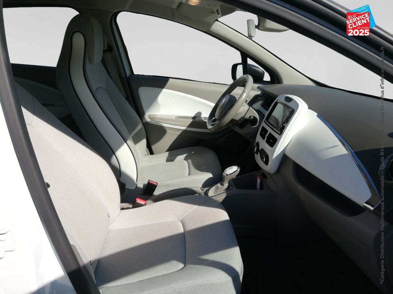Véhicule d'occasion RENAULT ZOE ZEN CHARGE NORMALE R90 ACHAT INTEGRAL MY19 GPS chez HESS Automobile