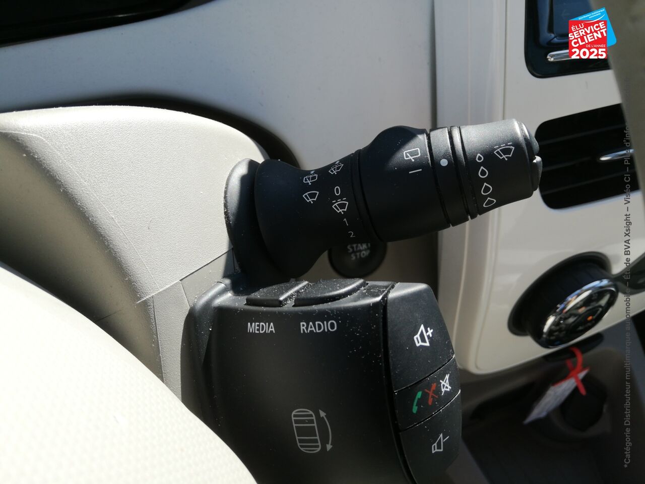 Véhicule d'occasion RENAULT ZOE ZEN CHARGE NORMALE R90 ACHAT INTEGRAL MY19 GPS chez HESS Automobile