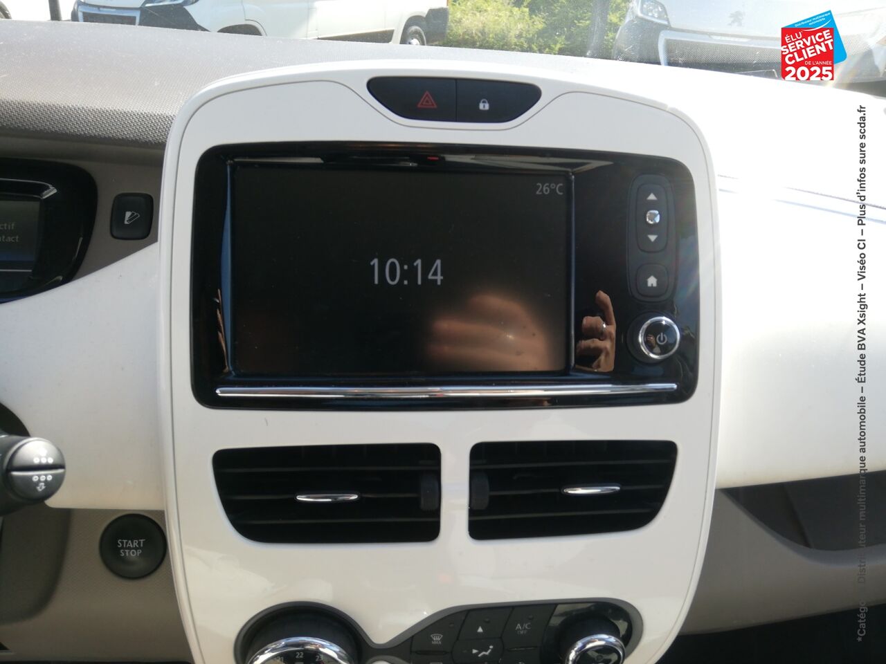 Véhicule d'occasion RENAULT ZOE ZEN CHARGE NORMALE R90 ACHAT INTEGRAL MY19 GPS chez HESS Automobile