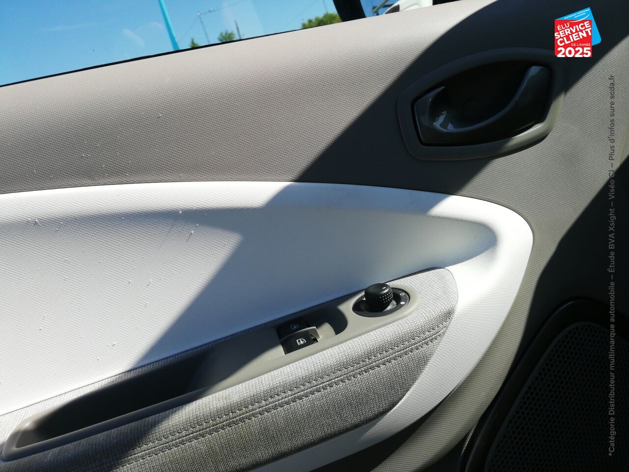 Véhicule d'occasion RENAULT ZOE ZEN CHARGE NORMALE R90 ACHAT INTEGRAL MY19 GPS chez HESS Automobile