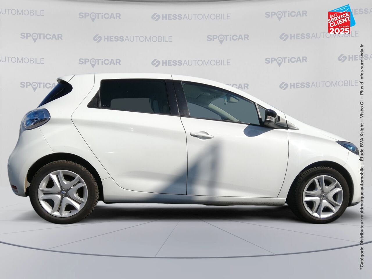 Véhicule d'occasion RENAULT ZOE ZEN CHARGE NORMALE R90 ACHAT INTEGRAL MY19 GPS chez HESS Automobile