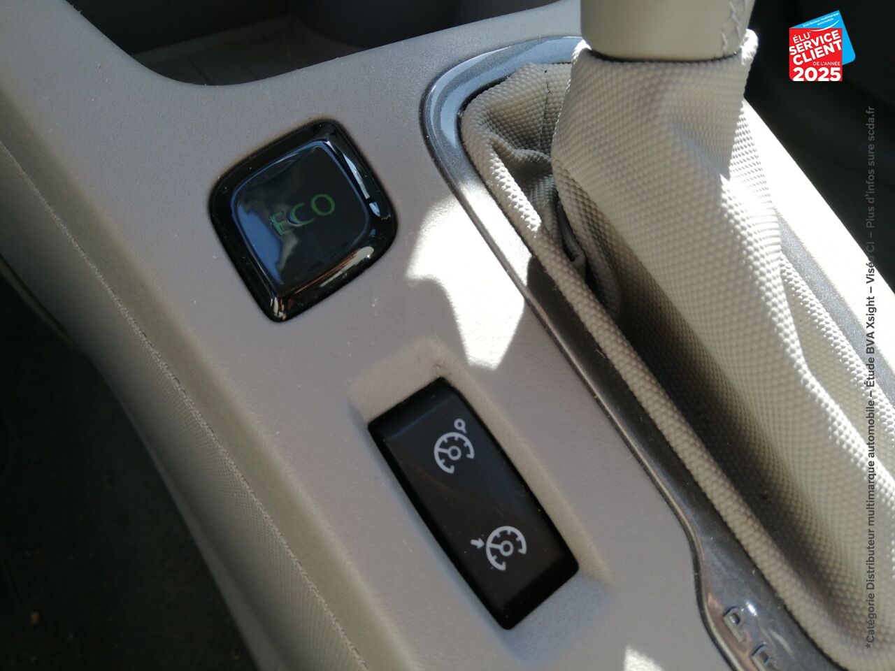 Véhicule d'occasion RENAULT ZOE ZEN CHARGE NORMALE R90 ACHAT INTEGRAL MY19 GPS chez HESS Automobile