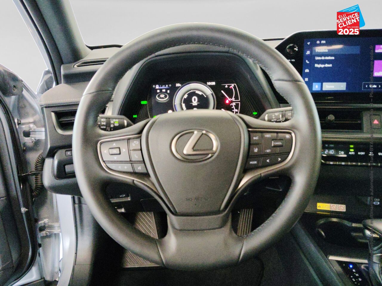 Véhicule d'occasion LEXUS UX 250H LUXE 2WD chez Toyota Thionville