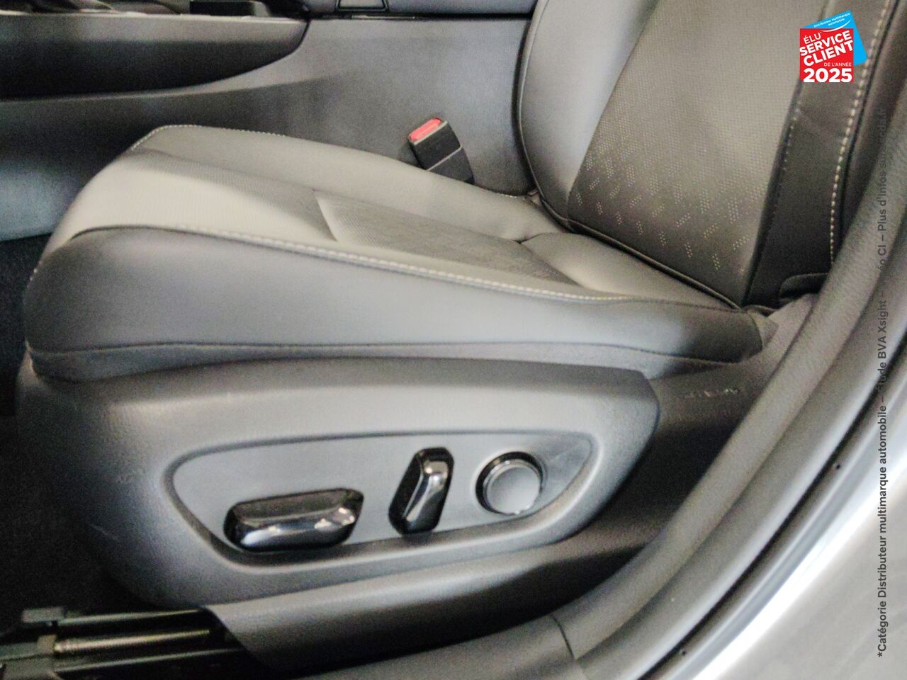Véhicule d'occasion LEXUS UX 250H LUXE 2WD chez Toyota Thionville