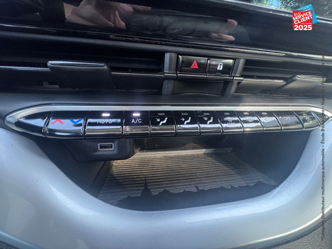 Véhicule d'occasion FIAT 500 E 118CH ICONE PLUS PACK MAGIC EYE CAMERA chez Opel Beaune