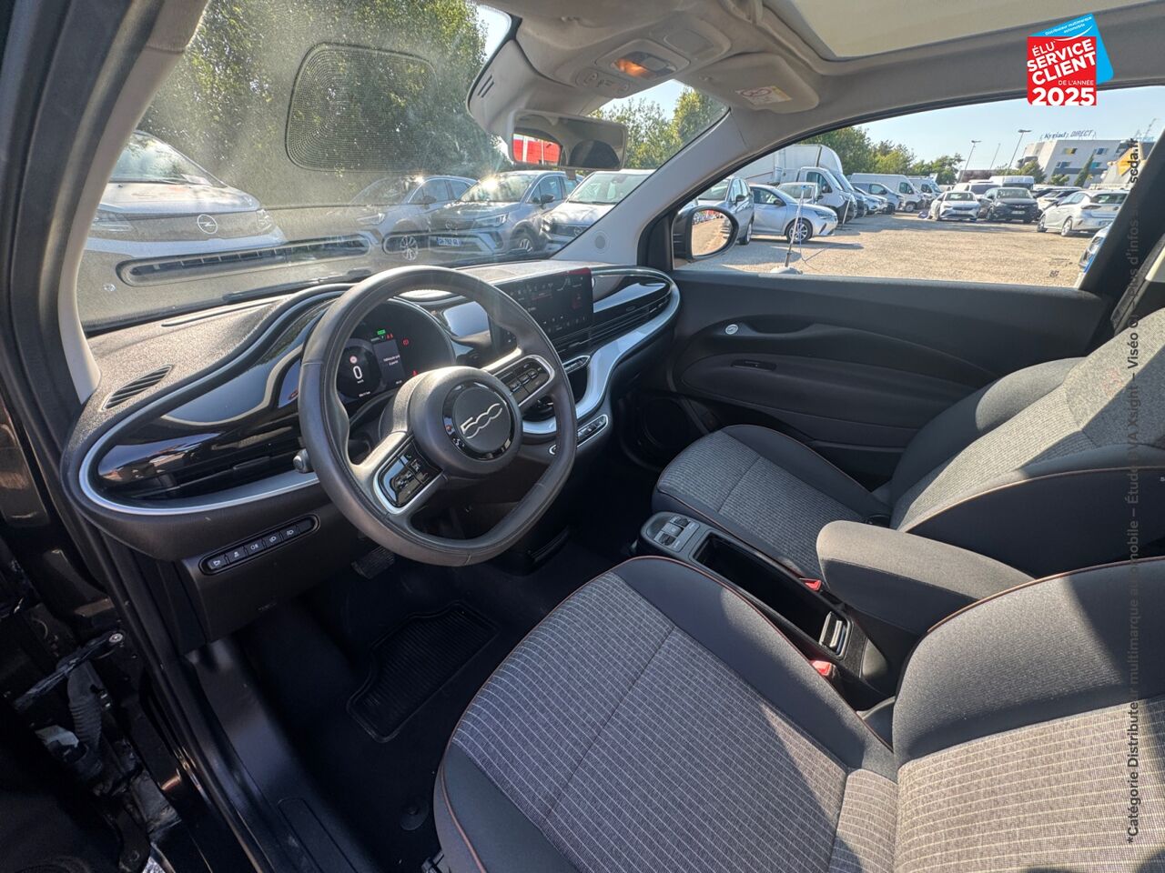 Véhicule d'occasion FIAT 500 E 118CH ICONE PLUS PACK MAGIC EYE CAMERA chez Opel Beaune