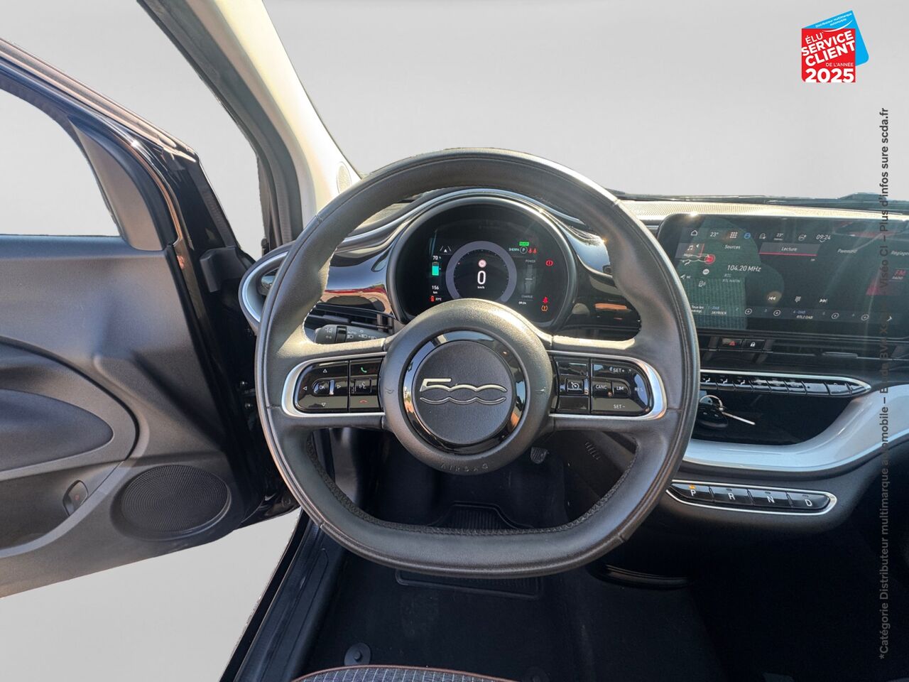 Véhicule d'occasion FIAT 500 E 118CH ICONE PLUS PACK MAGIC EYE CAMERA chez Opel Beaune