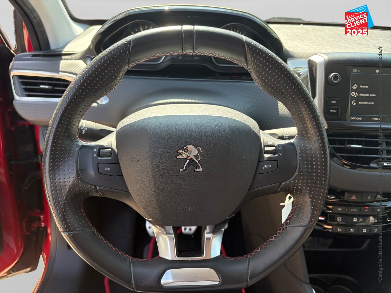 Véhicule d'occasion PEUGEOT 208 1.2 PURETECH 110CH E6.C GT LINE S/S 5P GPS CAMERA CARPLAY chez Le Veodrome