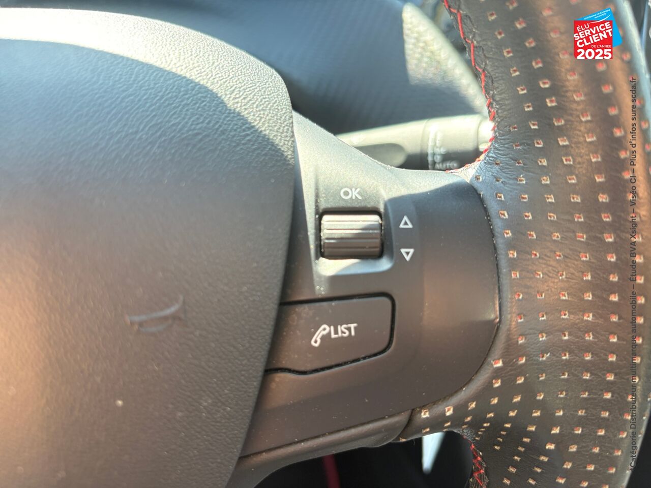 Véhicule d'occasion PEUGEOT 208 1.2 PURETECH 110CH E6.C GT LINE S/S 5P GPS CAMERA CARPLAY chez Le Veodrome