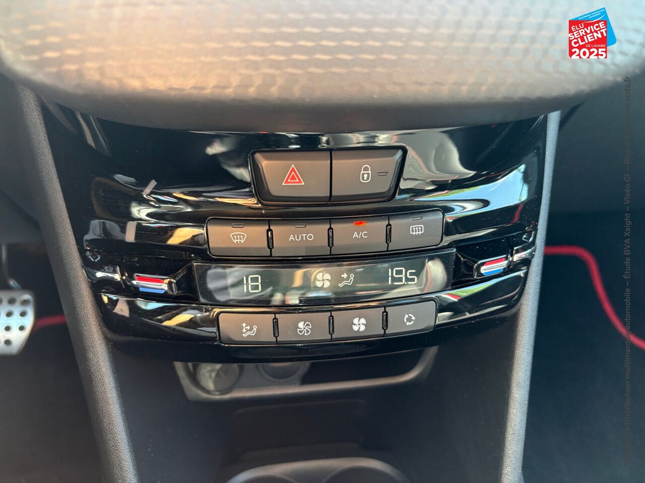 Véhicule d'occasion PEUGEOT 208 1.2 PURETECH 110CH E6.C GT LINE S/S 5P GPS CAMERA CARPLAY chez Le Veodrome