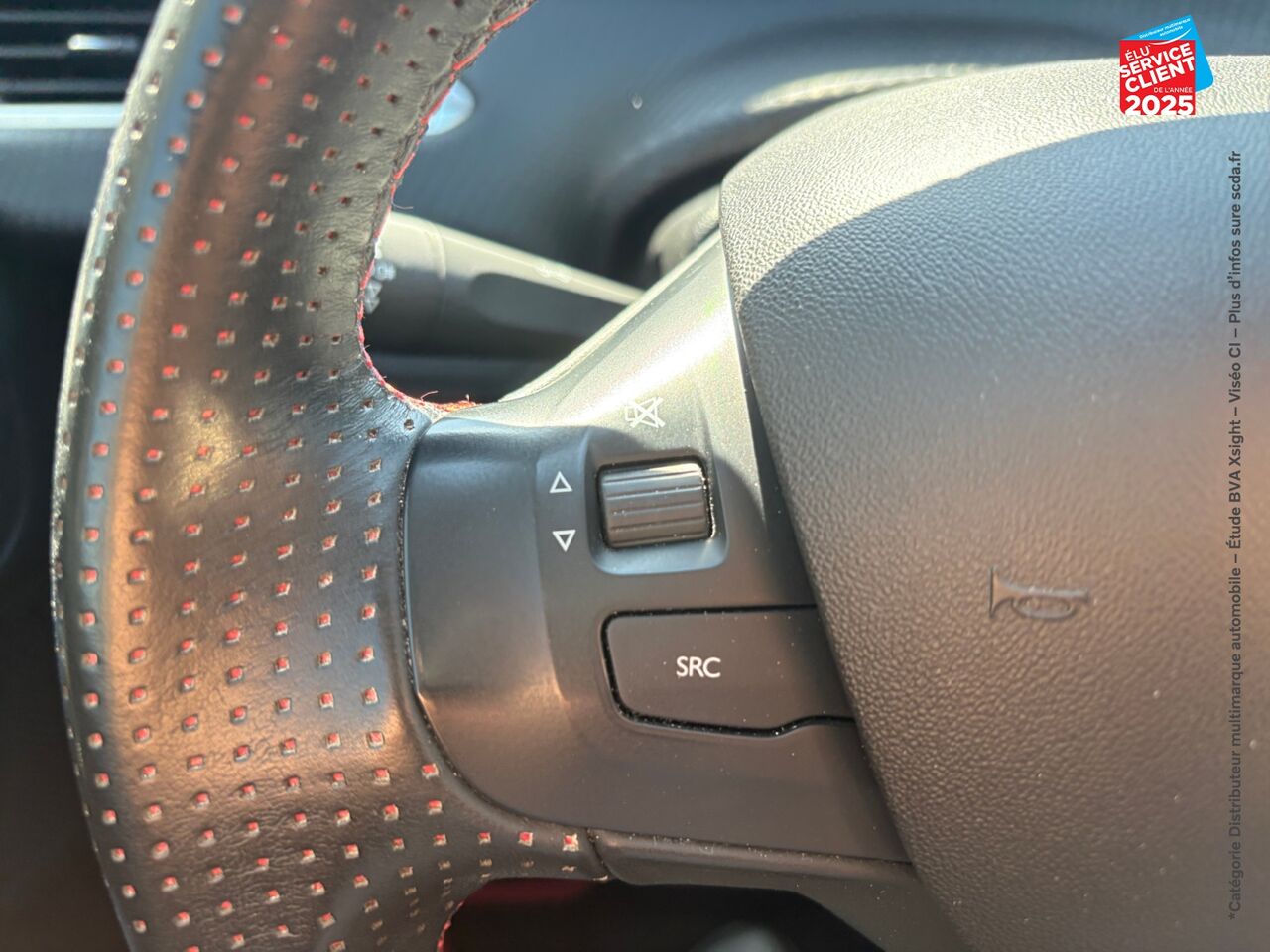 Véhicule d'occasion PEUGEOT 208 1.2 PURETECH 110CH E6.C GT LINE S/S 5P GPS CAMERA CARPLAY chez Le Veodrome