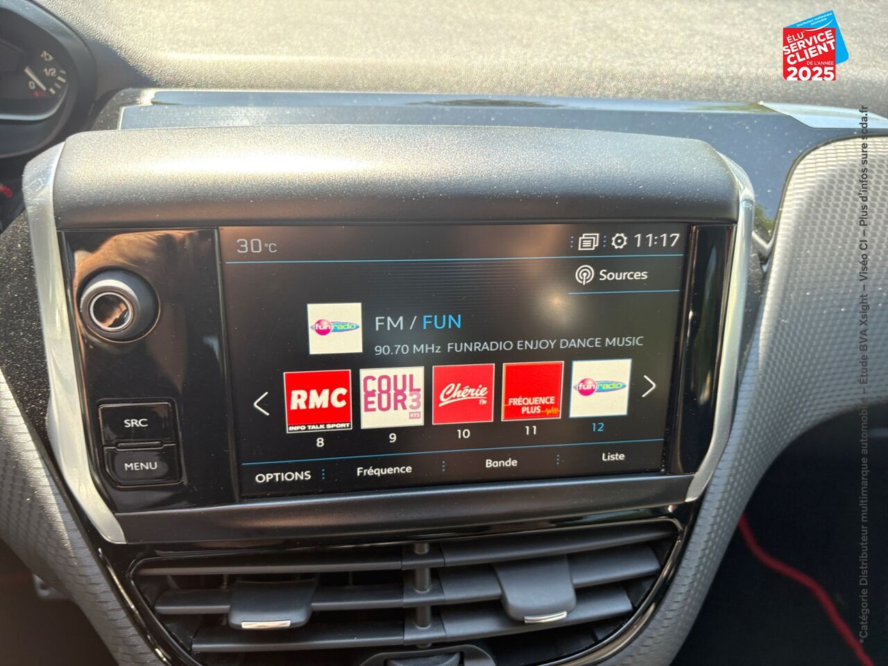 Véhicule d'occasion PEUGEOT 208 1.2 PURETECH 110CH E6.C GT LINE S/S 5P GPS CAMERA CARPLAY chez Le Veodrome