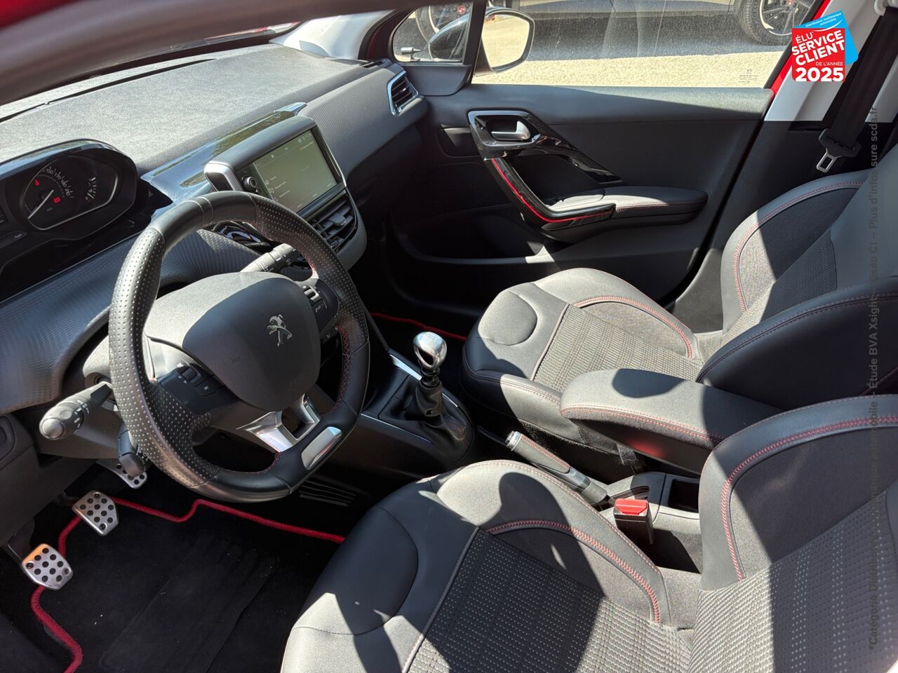 Véhicule d'occasion PEUGEOT 208 1.2 PURETECH 110CH E6.C GT LINE S/S 5P GPS CAMERA CARPLAY chez Le Veodrome