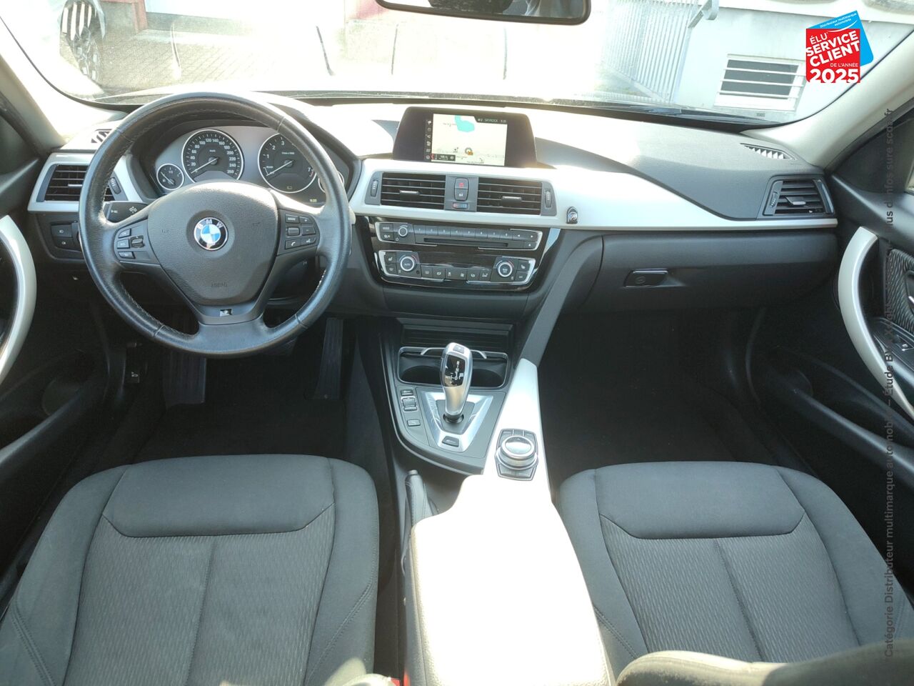 Véhicule d'occasion BMW SERIE 3 330EA 252CH LOUNGE SIEGES CHAUF GPS RADAR AV/AR chez HESS Automobile