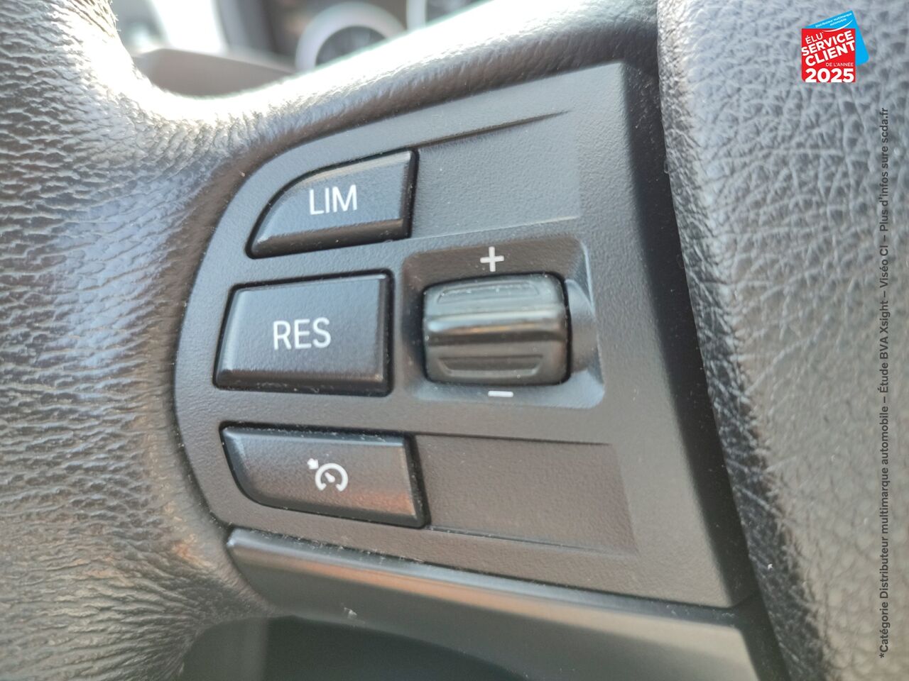 Véhicule d'occasion BMW SERIE 3 330EA 252CH LOUNGE SIEGES CHAUF GPS RADAR AV/AR chez HESS Automobile