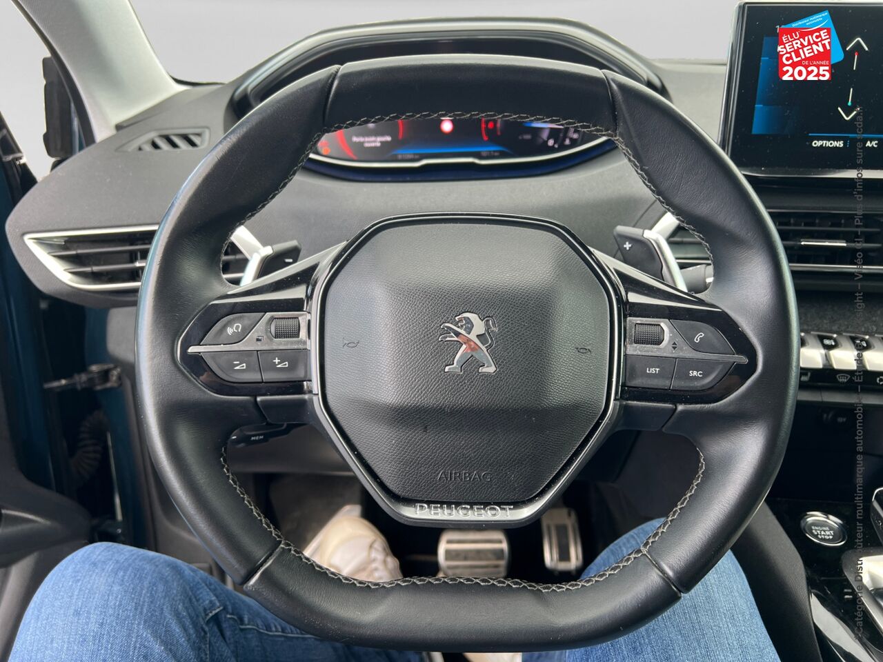 Véhicule d'occasion PEUGEOT 3008 1.5 BLUEHDI 130CH S/S ROADTRIP EAT8 SIEGES CHAUF GPS CAMERA CARPLAY chez Renault Sélestat