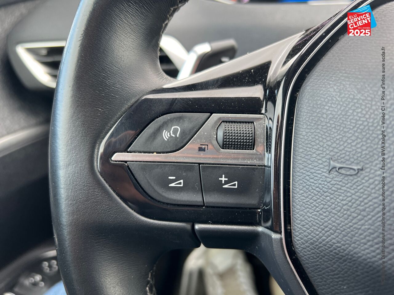 Véhicule d'occasion PEUGEOT 3008 1.5 BLUEHDI 130CH S/S ROADTRIP EAT8 SIEGES CHAUF GPS CAMERA CARPLAY chez Renault Sélestat