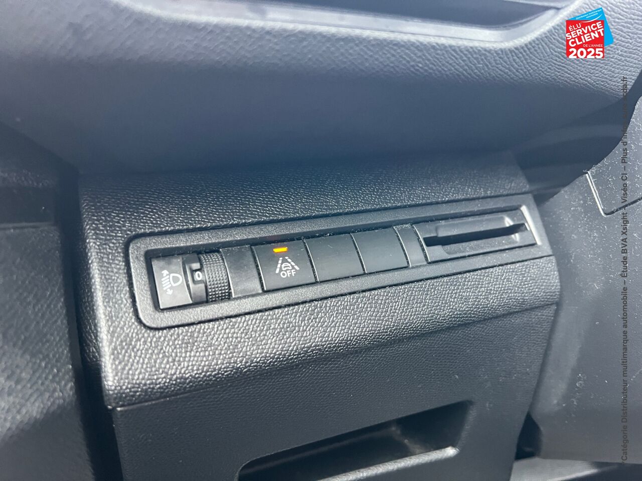 Véhicule d'occasion PEUGEOT 3008 1.5 BLUEHDI 130CH S/S ROADTRIP EAT8 SIEGES CHAUF GPS CAMERA CARPLAY chez Renault Sélestat