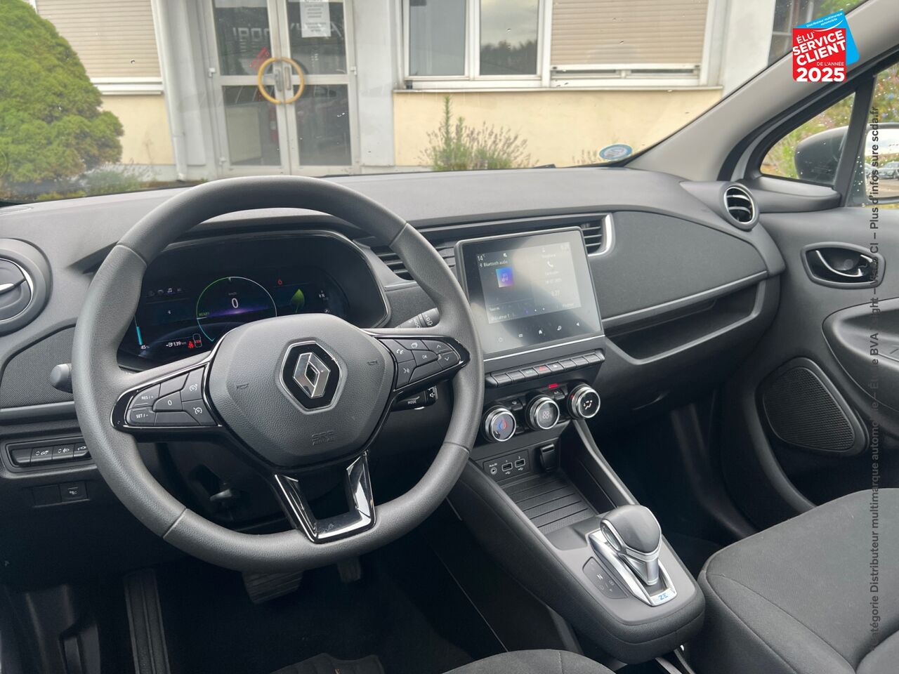 Véhicule d'occasion RENAULT ZOE E-TECH EQUILIBRE CHARGE NORMALE R110 ACHAT INTEGRAL - 22B chez Toyota Sarreguemines