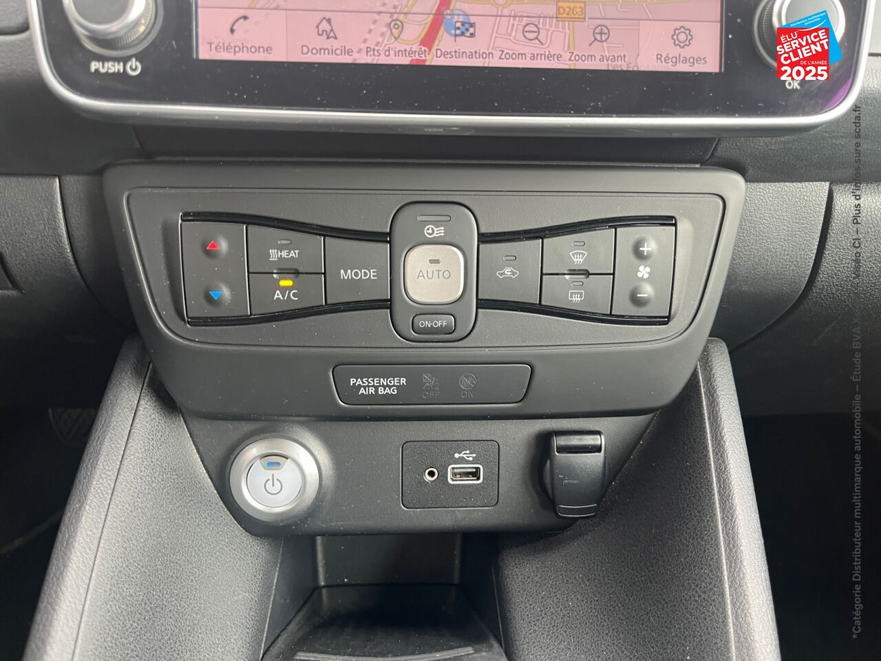 Véhicule d'occasion NISSAN LEAF 150CH 40KWH BUSINESS 21.5 GPS CAMERA chez Peugeot Reims