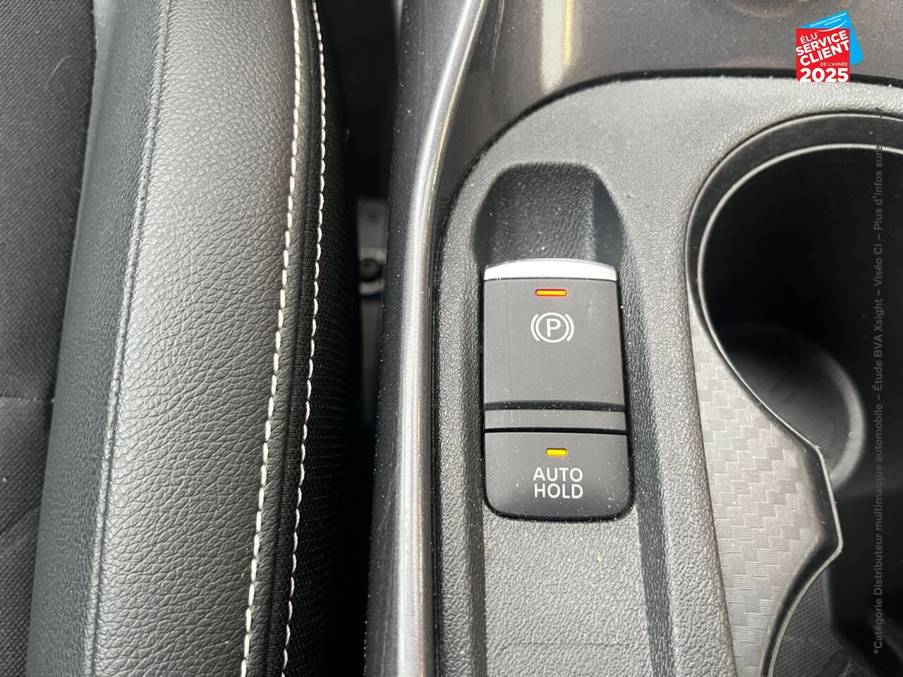 Véhicule d'occasion NISSAN JUKE 1.0 DIG-T 114CH TEKNA DCT 2021 chez Peugeot Reims