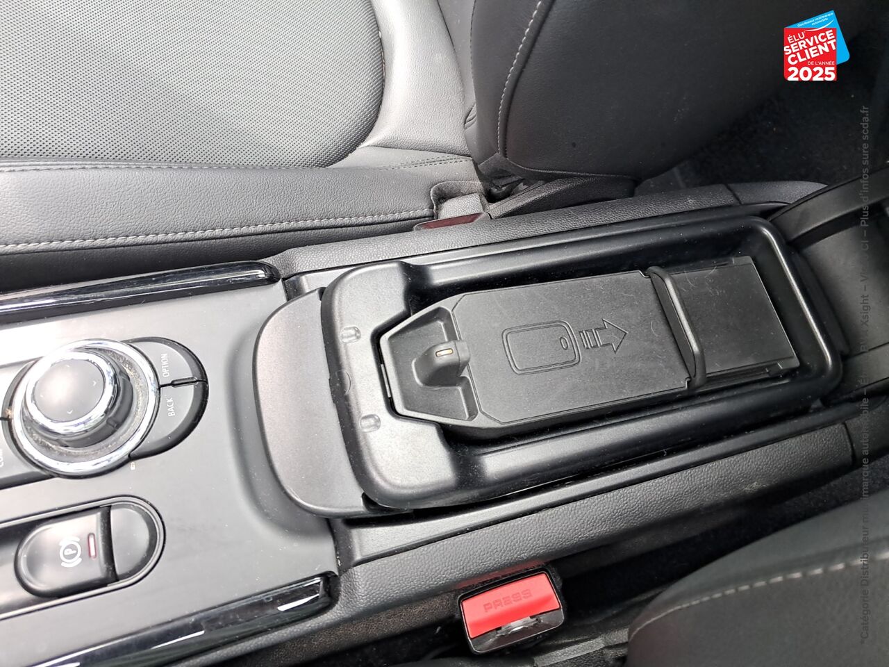 Véhicule d'occasion MINI CLUBMAN COOPER S 178CH KNIGHTSBRIDGE BVA7 TPANO GPS CAMERA CARPLAY chez MINI Lons-Le-Saunier